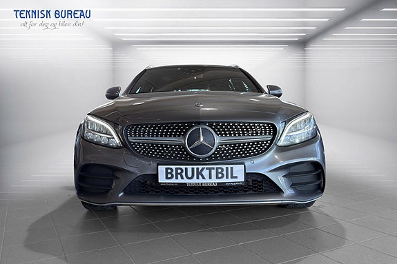 Mercedes-Benz C300 2 of 17