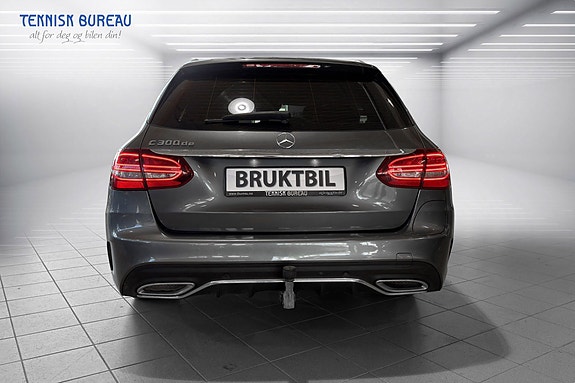 Mercedes-Benz C300 5 of 17