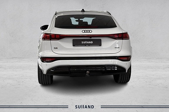Audi Q6 e-tron 4 of 21