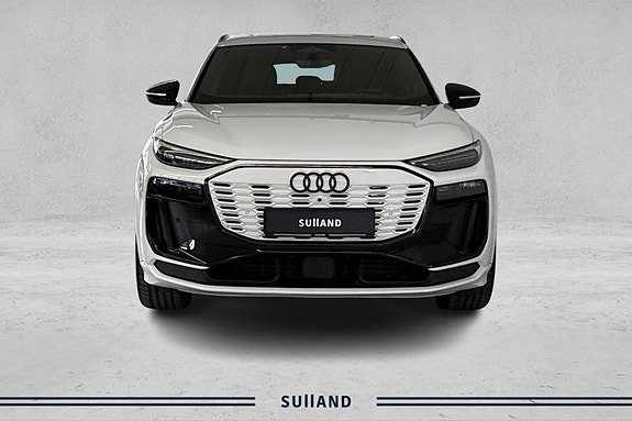 Audi Q6 e-tron 8 of 21