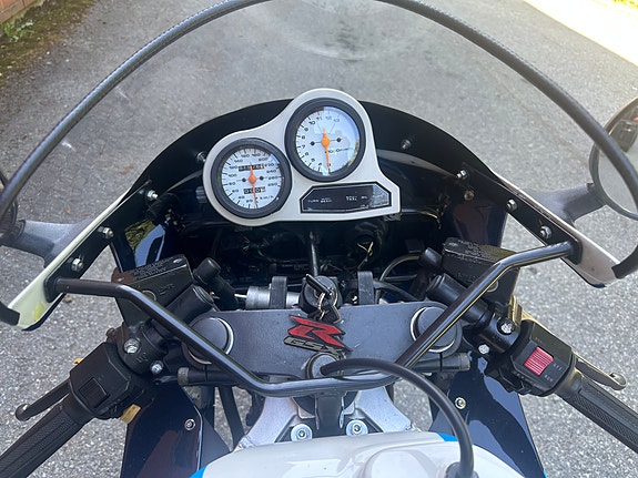 Suzuki GSX-R 1100 5 of 10