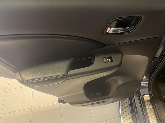 Honda CR-V 22 of 30