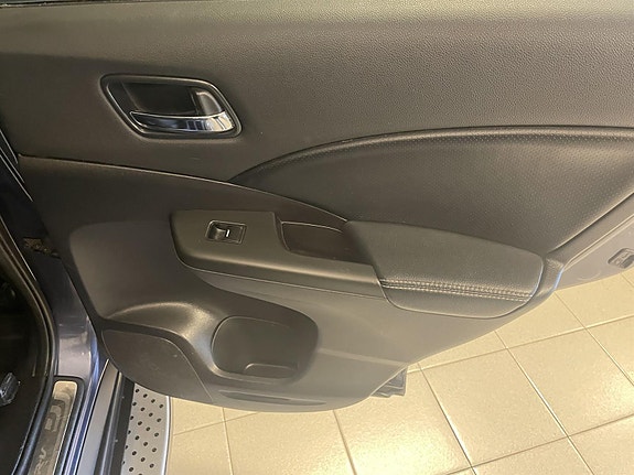Honda CR-V 24 of 30