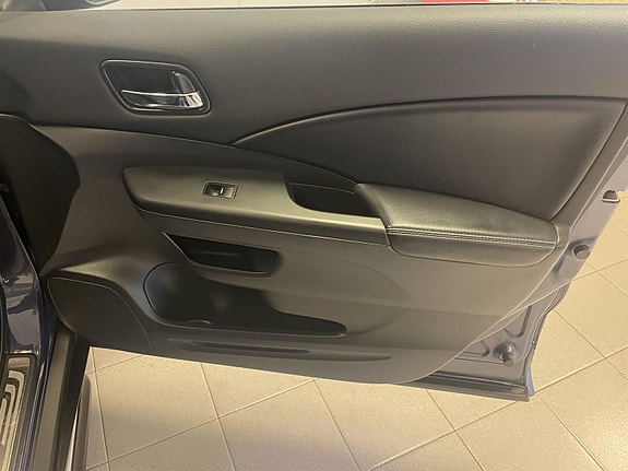 Honda CR-V 25 of 30