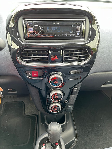 Peugeot iOn 3 of 5