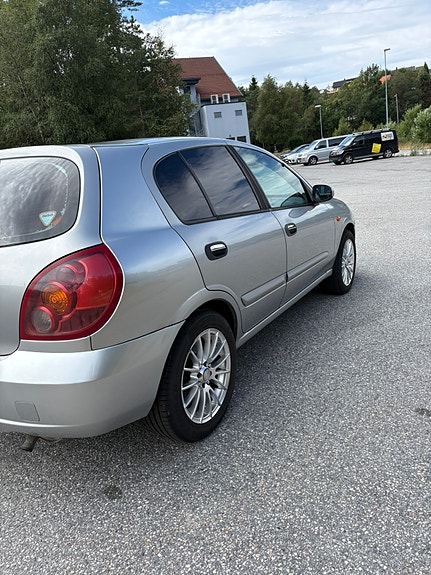 Nissan Almera 4 of 5