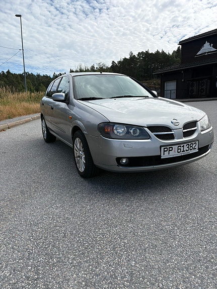 Nissan Almera 3 of 5