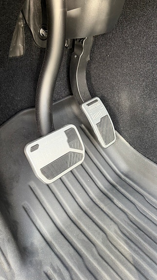 Tesla Model Y 15 of 20