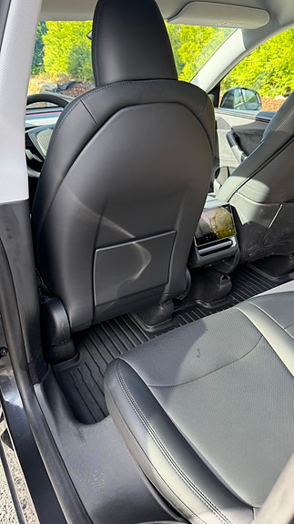 Tesla Model Y 17 of 20