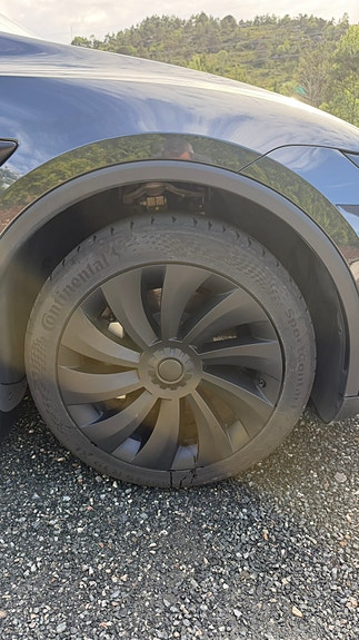 Tesla Model Y 20 of 20