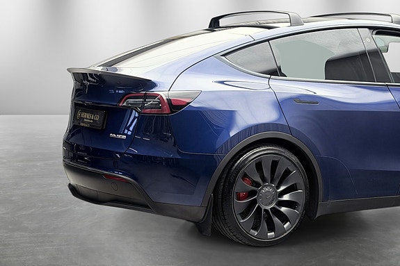 Tesla Model Y 6 of 30