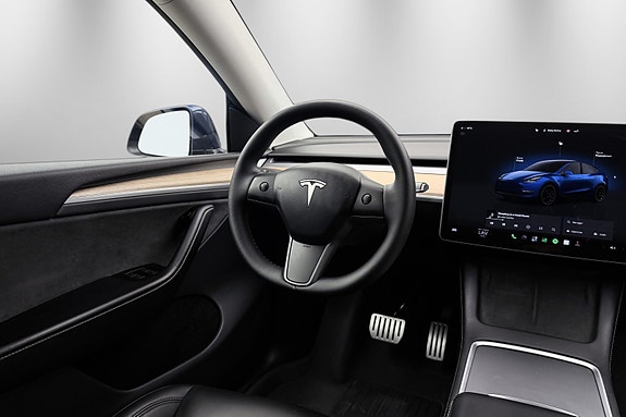 Tesla Model Y 15 of 30
