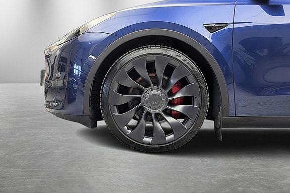 Tesla Model Y 11 of 30