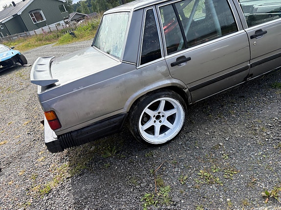 Volvo 740 6 of 25