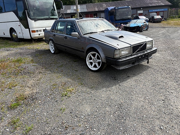 Volvo 740 2 of 25
