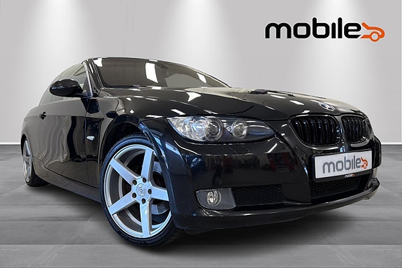 BMW 320i 2 of 5