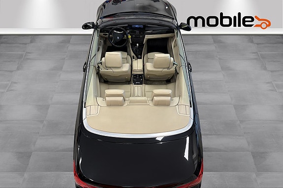 BMW 320i 4 of 5