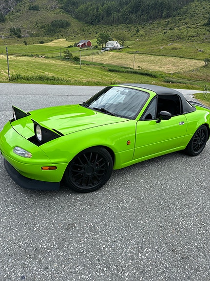 Mazda MX-5 2 of 21
