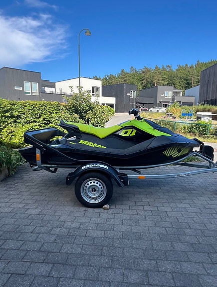 Seadoo spark trixx 3up 2 of 5