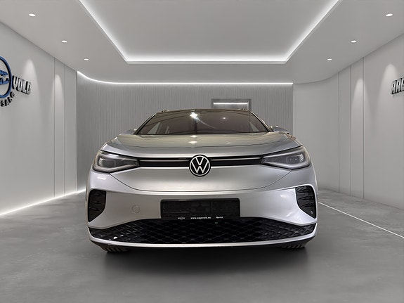 Volkswagen ID.4 GTX 3 of 5