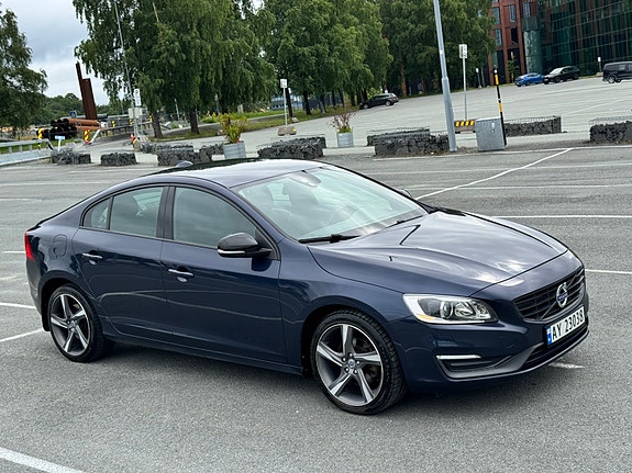 Volvo S60 3 of 5