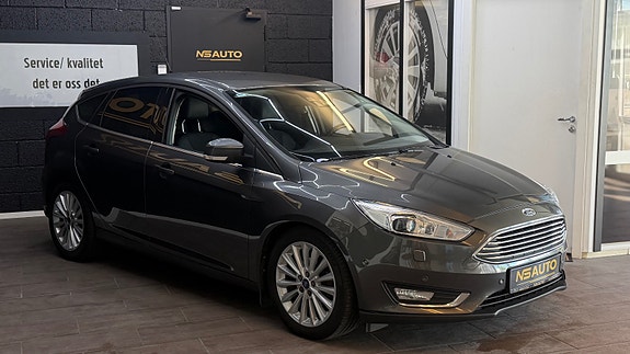 Ford Focus 3 of 5