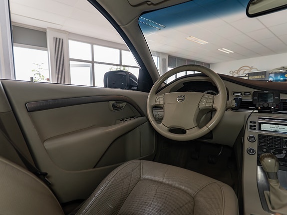Volvo XC70 25 of 30