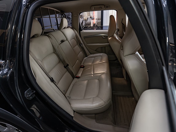 Volvo XC70 22 of 30