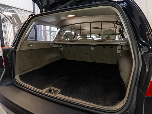Volvo XC70 13 of 30