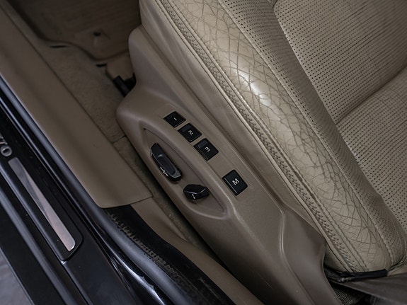 Volvo XC70 20 of 30