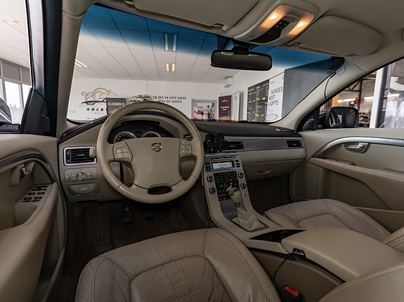 Volvo XC70 16 of 30