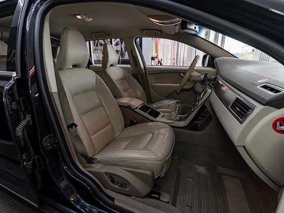 Volvo XC70 21 of 30