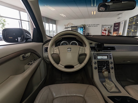 Volvo XC70 27 of 30