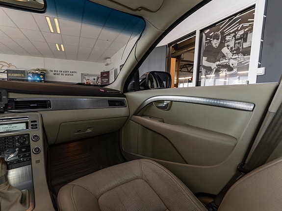 Volvo XC70 26 of 30