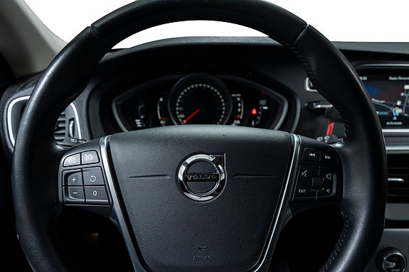 Volvo V40 Cross Country 18 of 22