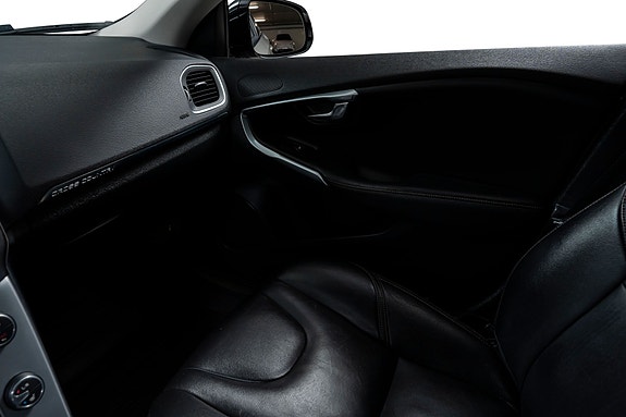 Volvo V40 Cross Country 17 of 22