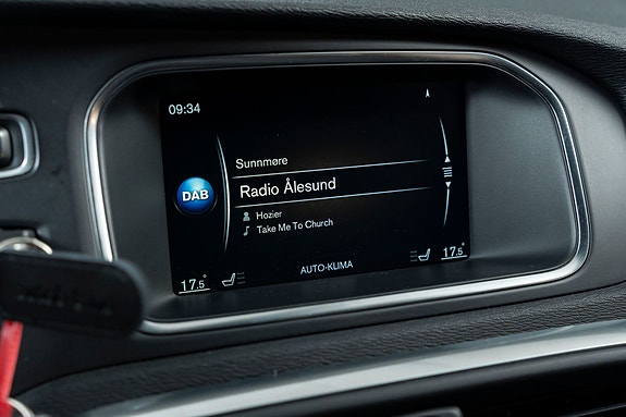 Volvo V40 Cross Country 11 of 22