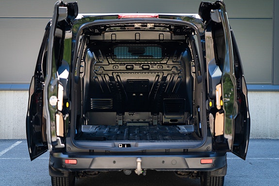 Ford Transit Connect 5 of 5