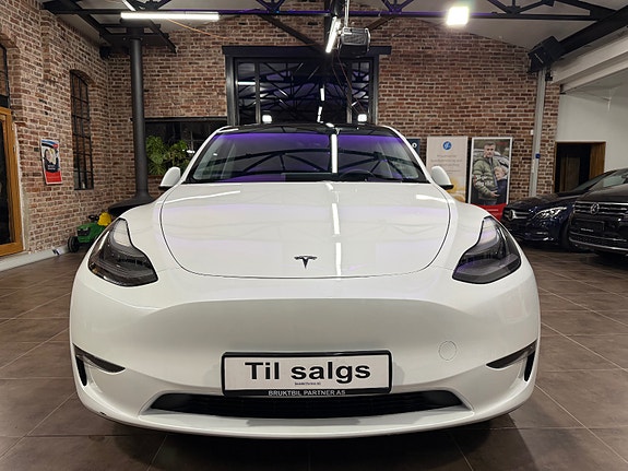 Tesla Model Y 2 of 30