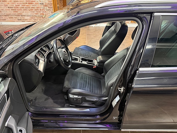 Volkswagen Passat 20 of 30