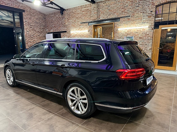 Volkswagen Passat 9 of 30