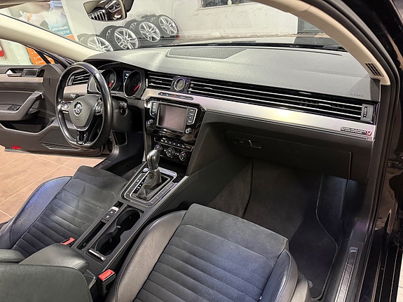 Volkswagen Passat 29 of 30