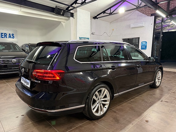 Volkswagen Passat 14 of 30