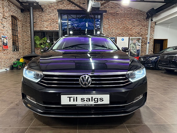 Volkswagen Passat 2 of 30