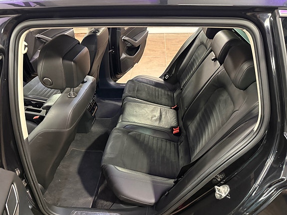 Volkswagen Passat 25 of 30