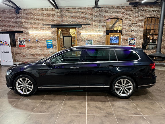 Volkswagen Passat 8 of 30