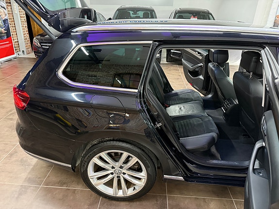 Volkswagen Passat 27 of 30
