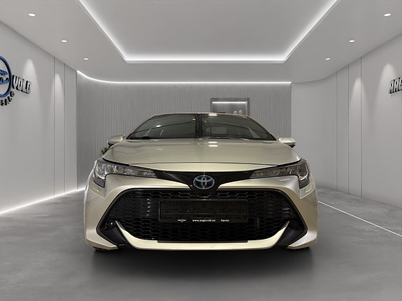 Toyota Corolla 4 of 5