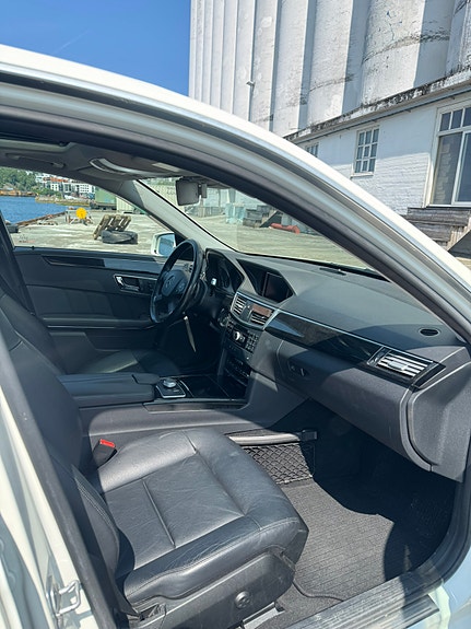 Mercedes-Benz E350 12 of 16