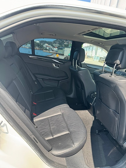 Mercedes-Benz E350 14 of 16